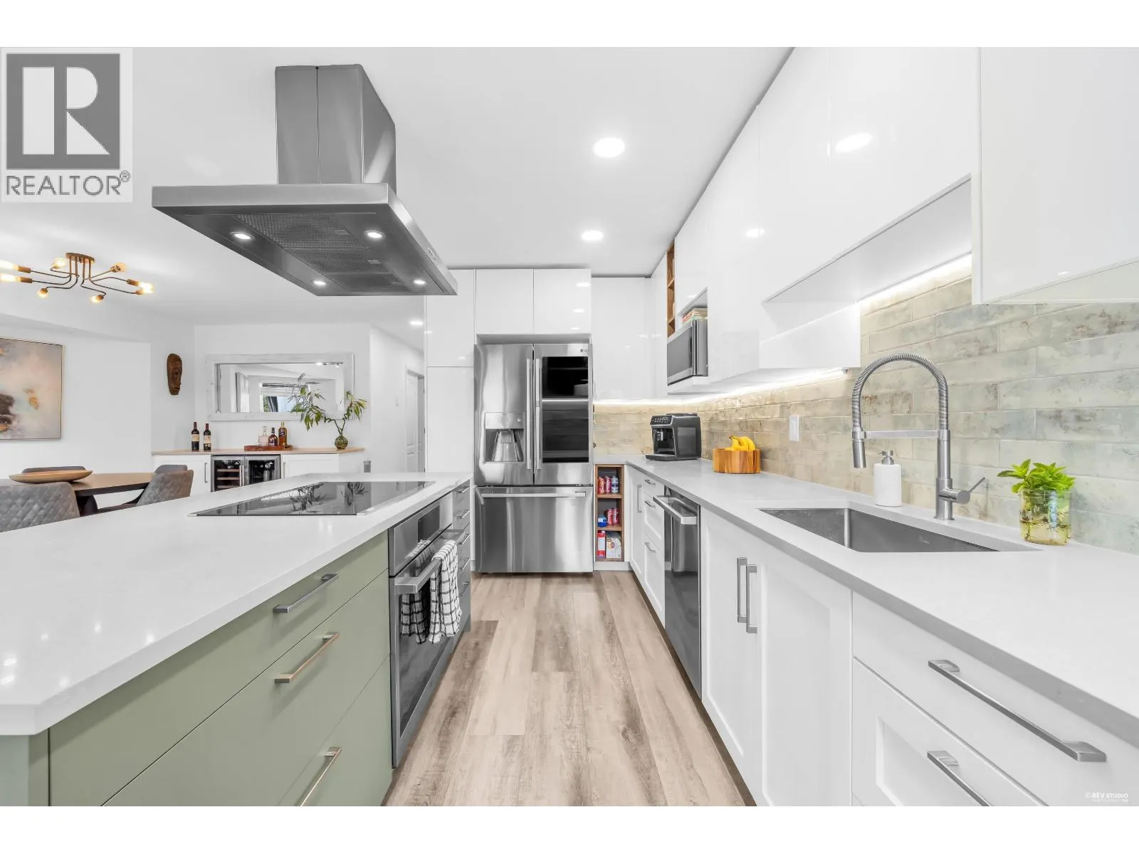 604 1500 OSTLER COURT