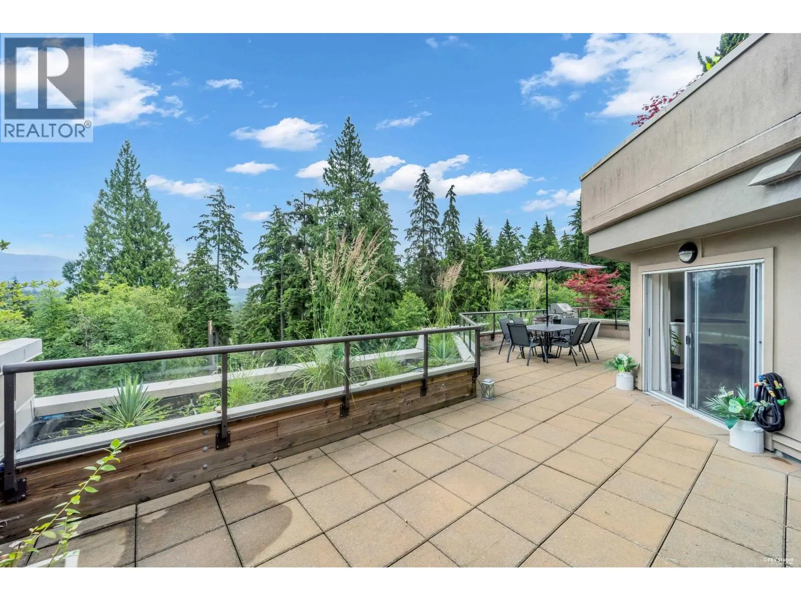604 1500 OSTLER COURT