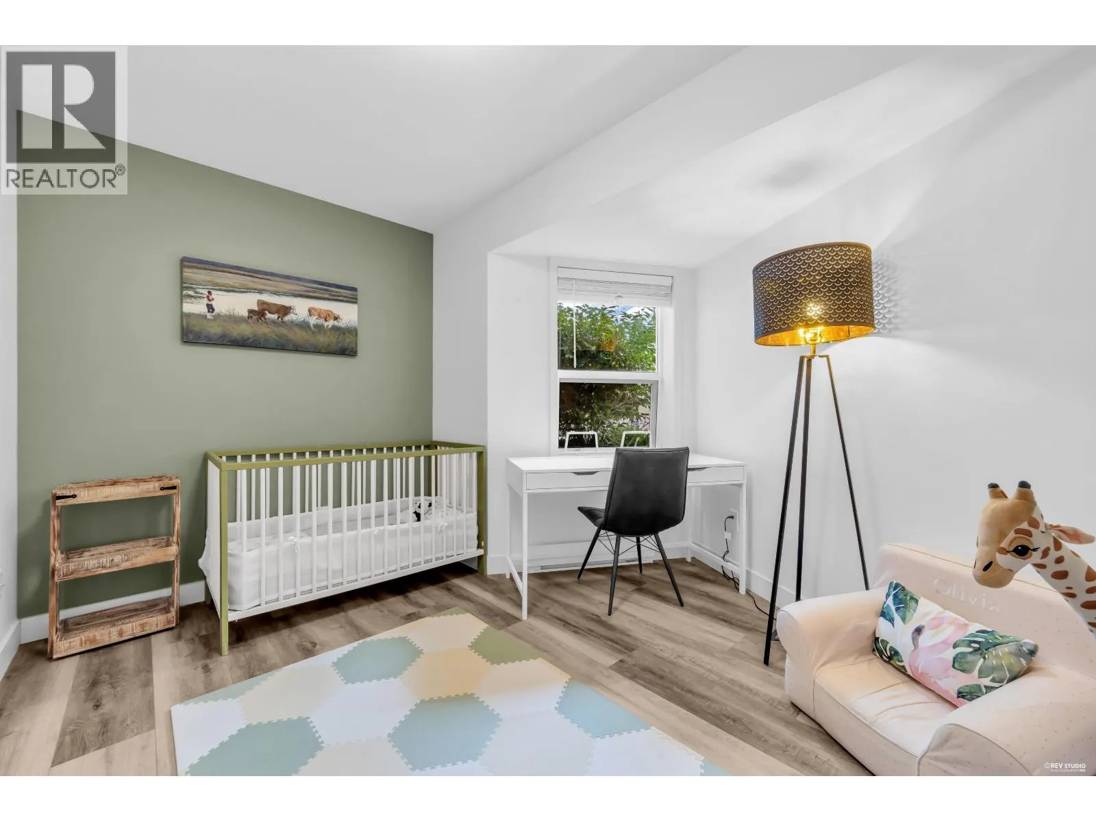 604 1500 OSTLER COURT