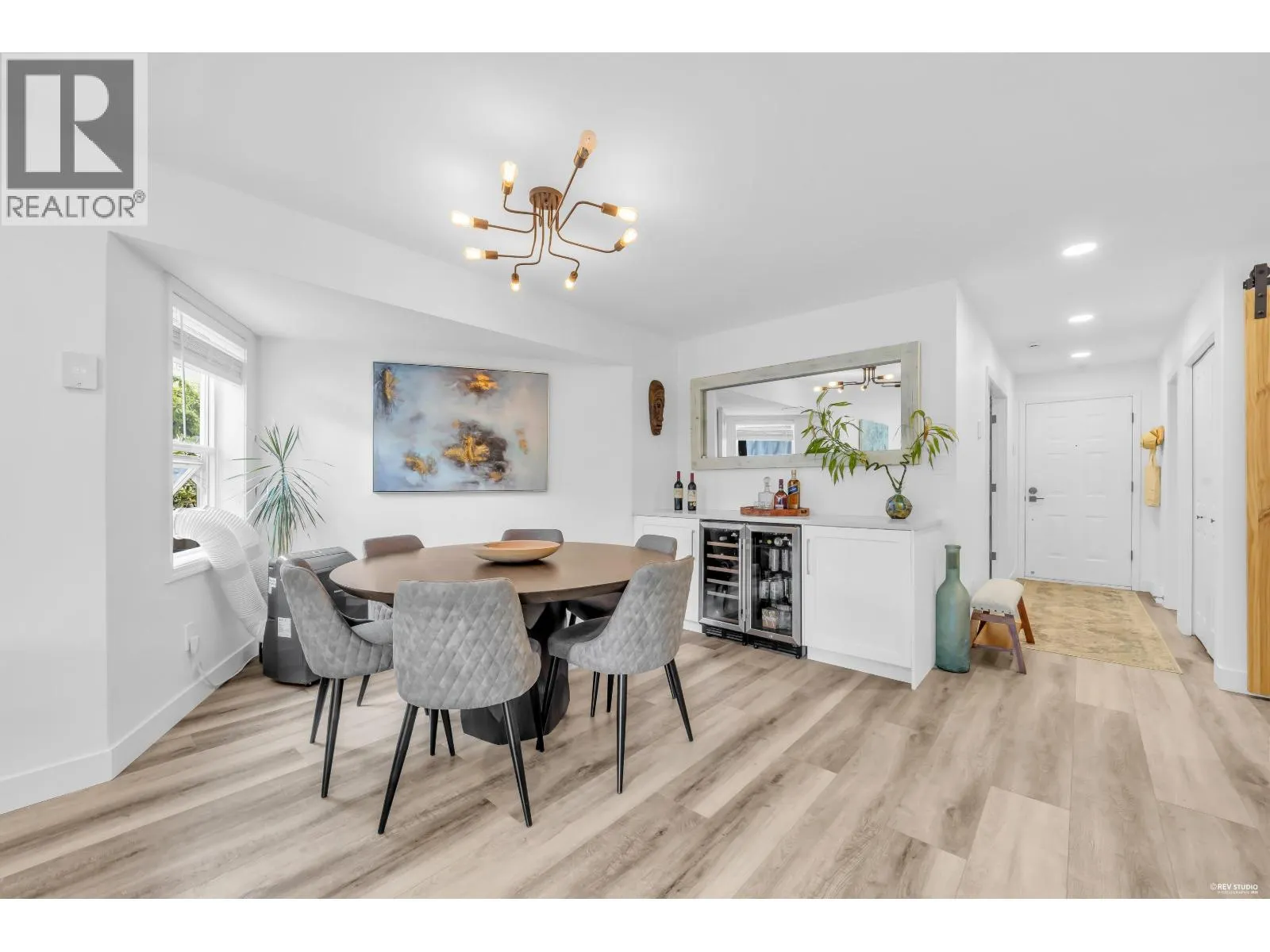 604 1500 OSTLER COURT