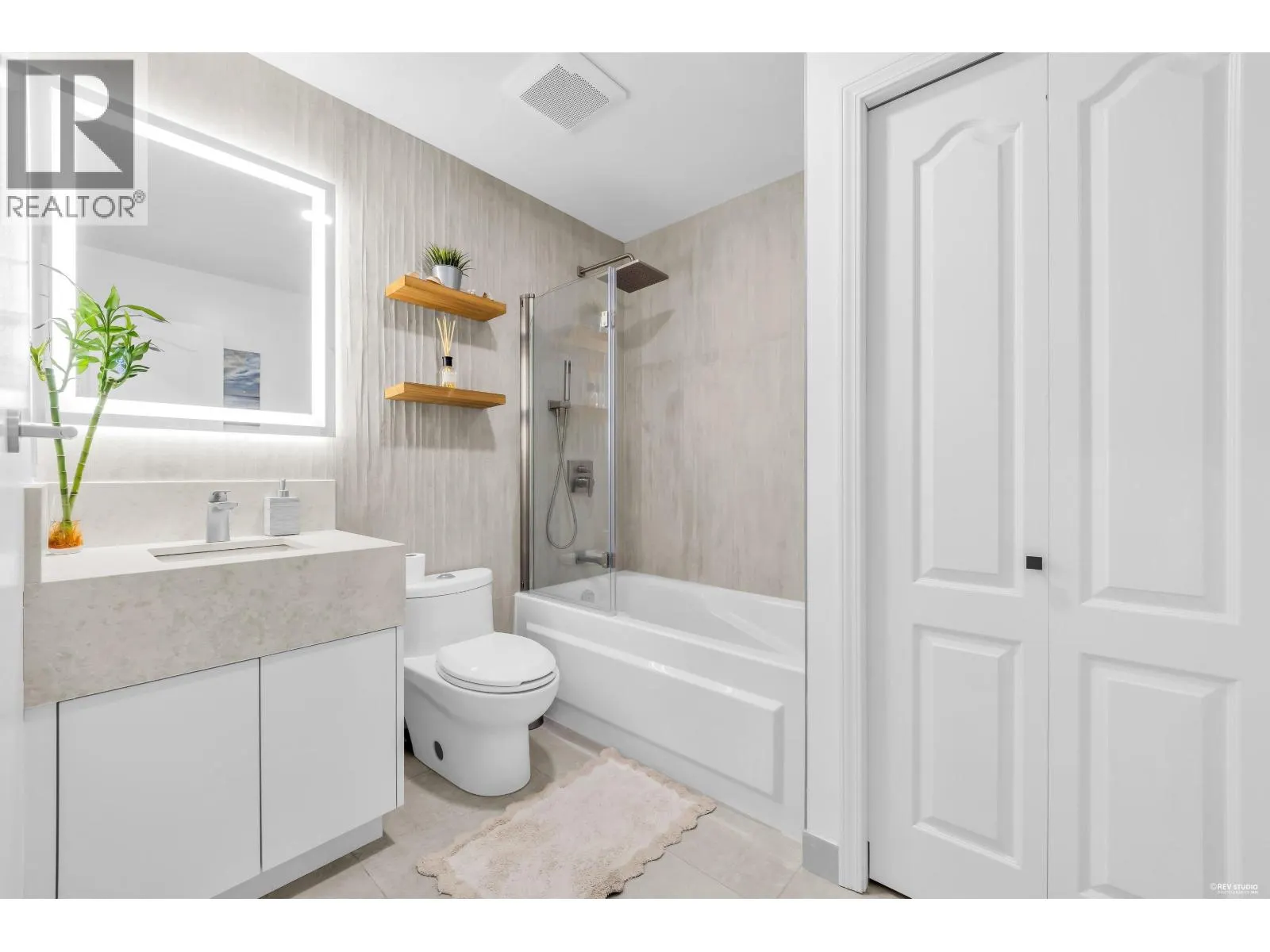 604 1500 OSTLER COURT