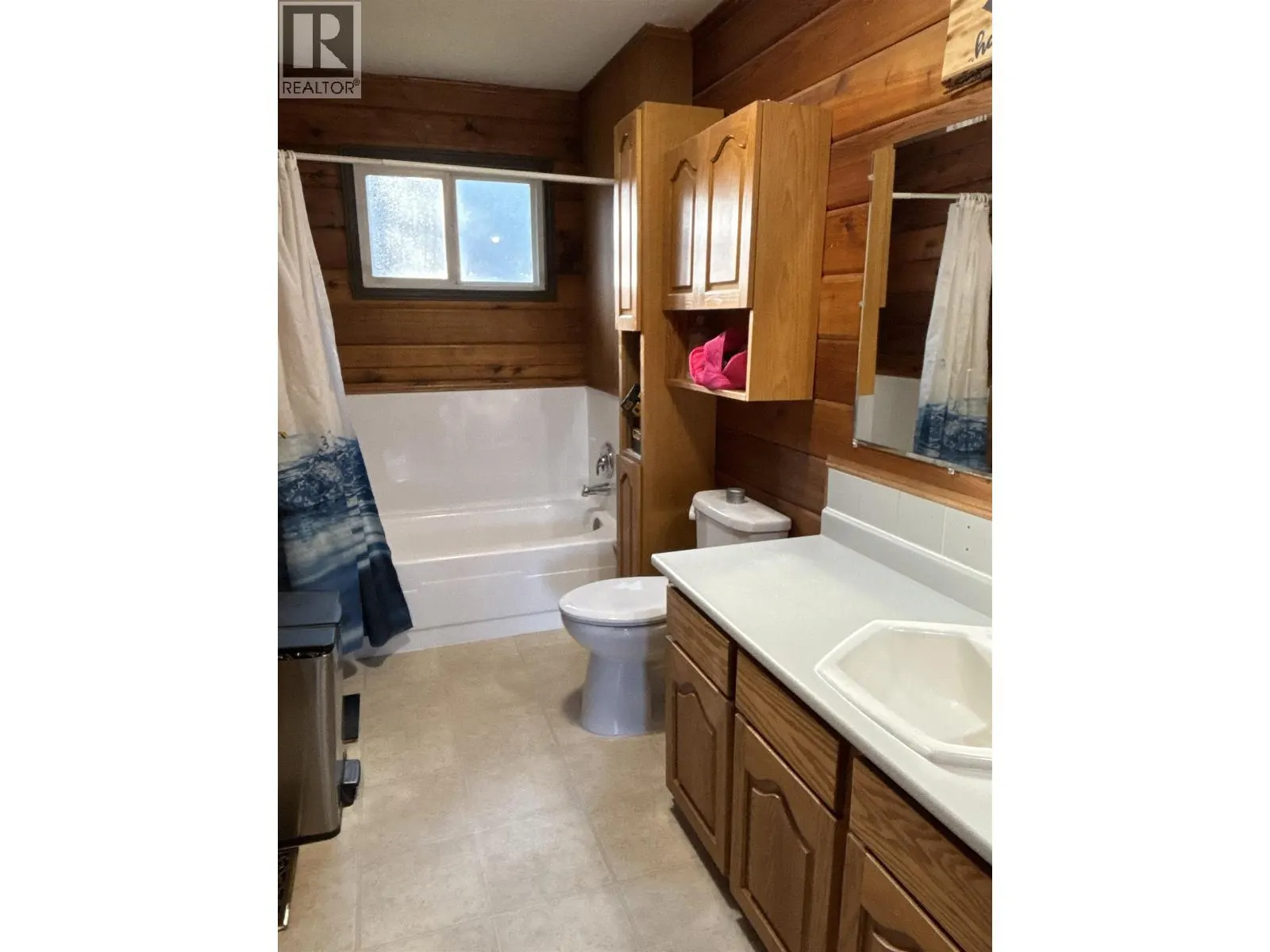 1344 LAKEVIEW DRIVE