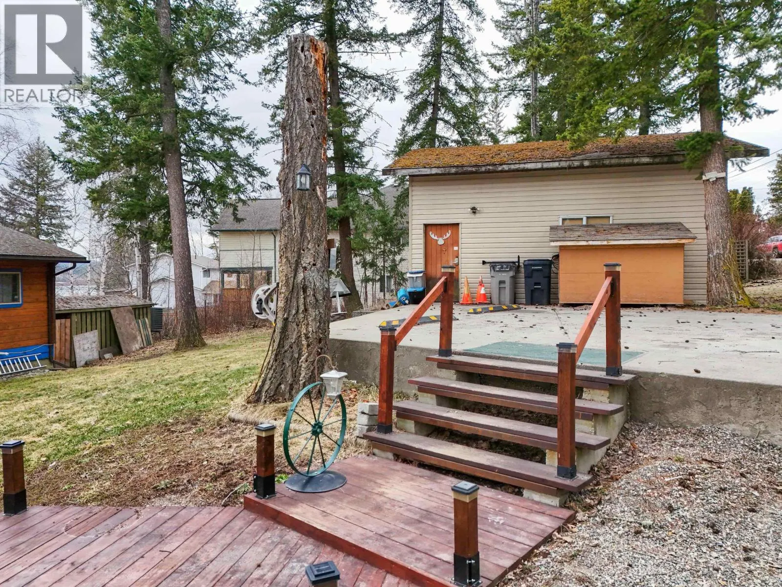1344 LAKEVIEW DRIVE