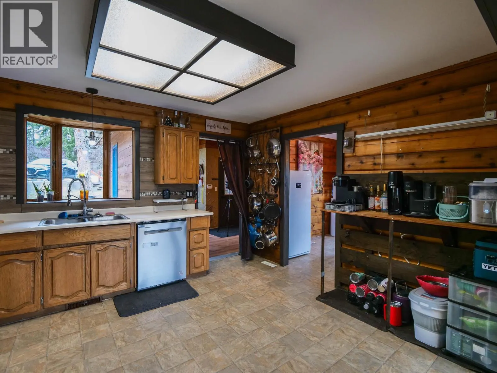 1344 LAKEVIEW DRIVE