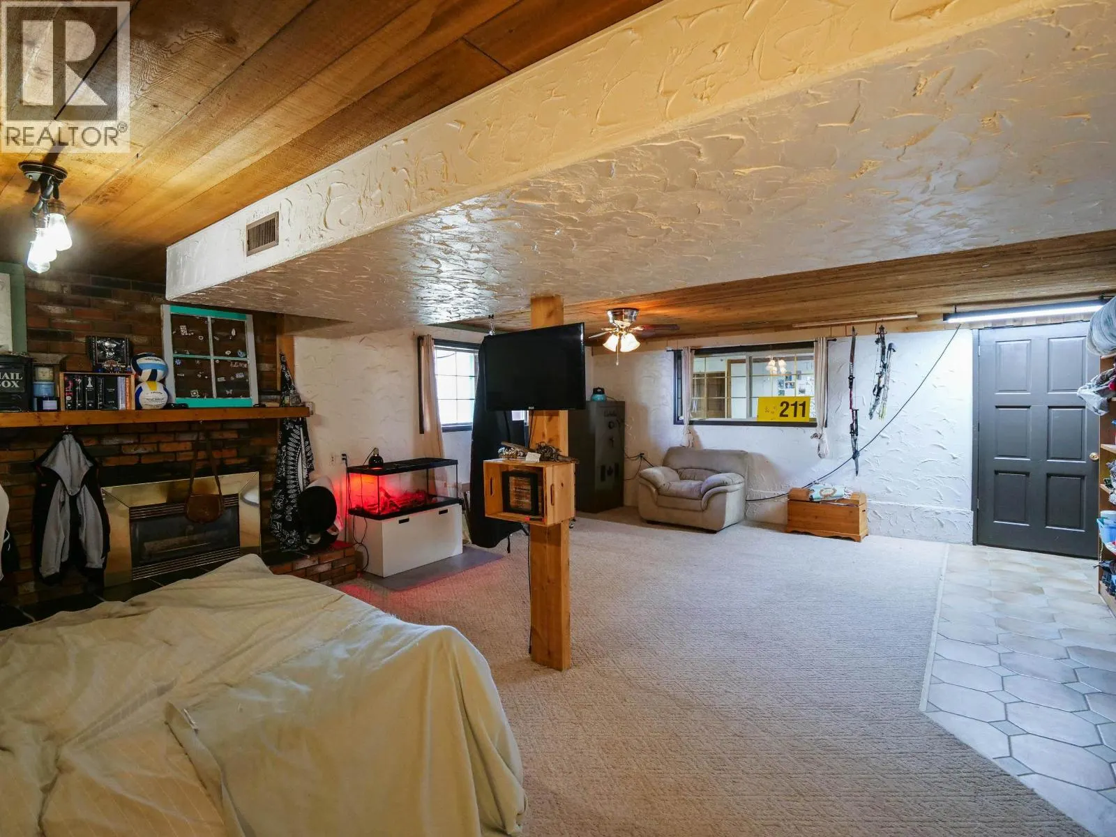 1344 LAKEVIEW DRIVE