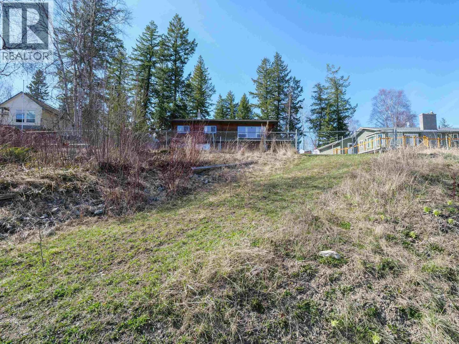1344 LAKEVIEW DRIVE