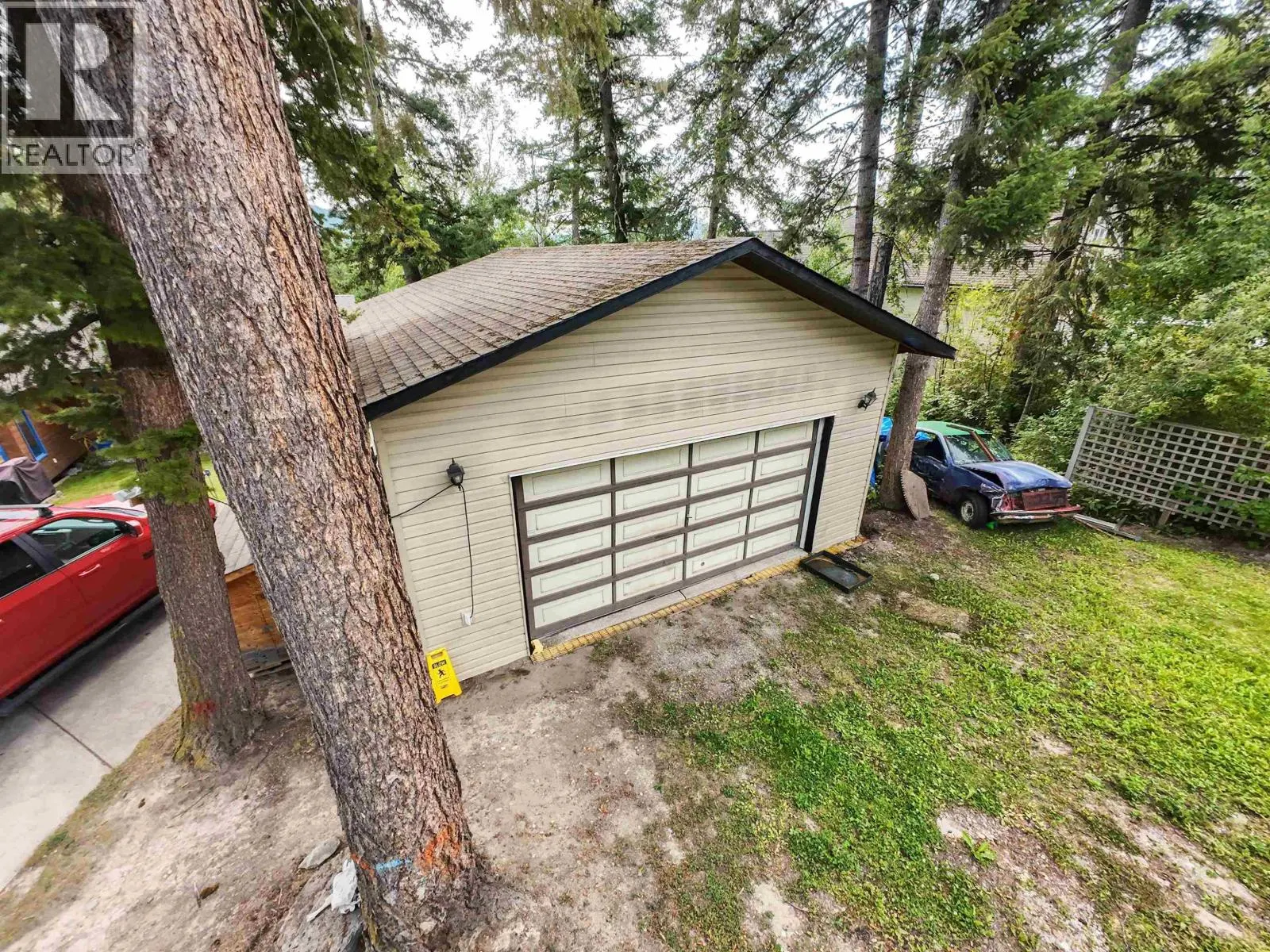 1344 LAKEVIEW DRIVE