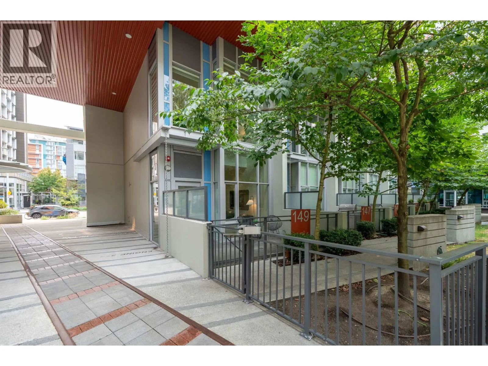 149 E 1ST AVENUE