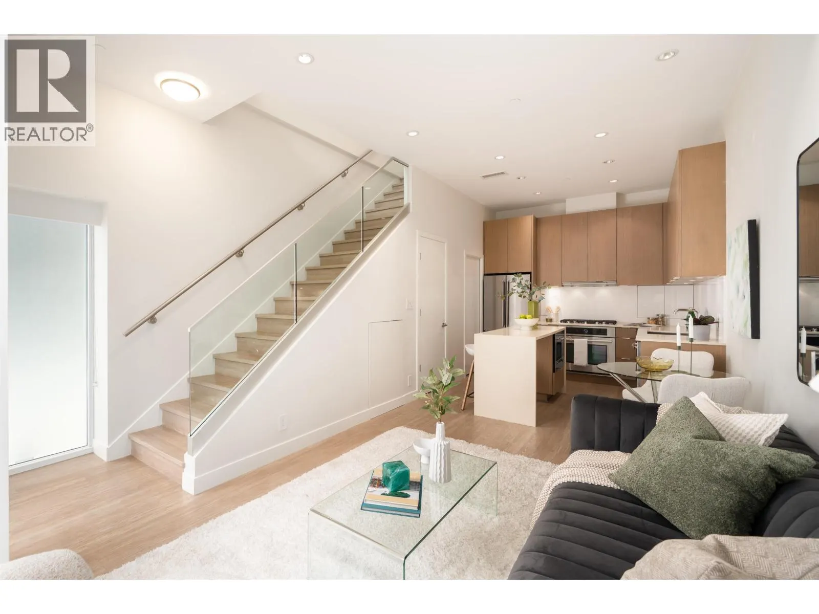 149 E 1ST AVENUE