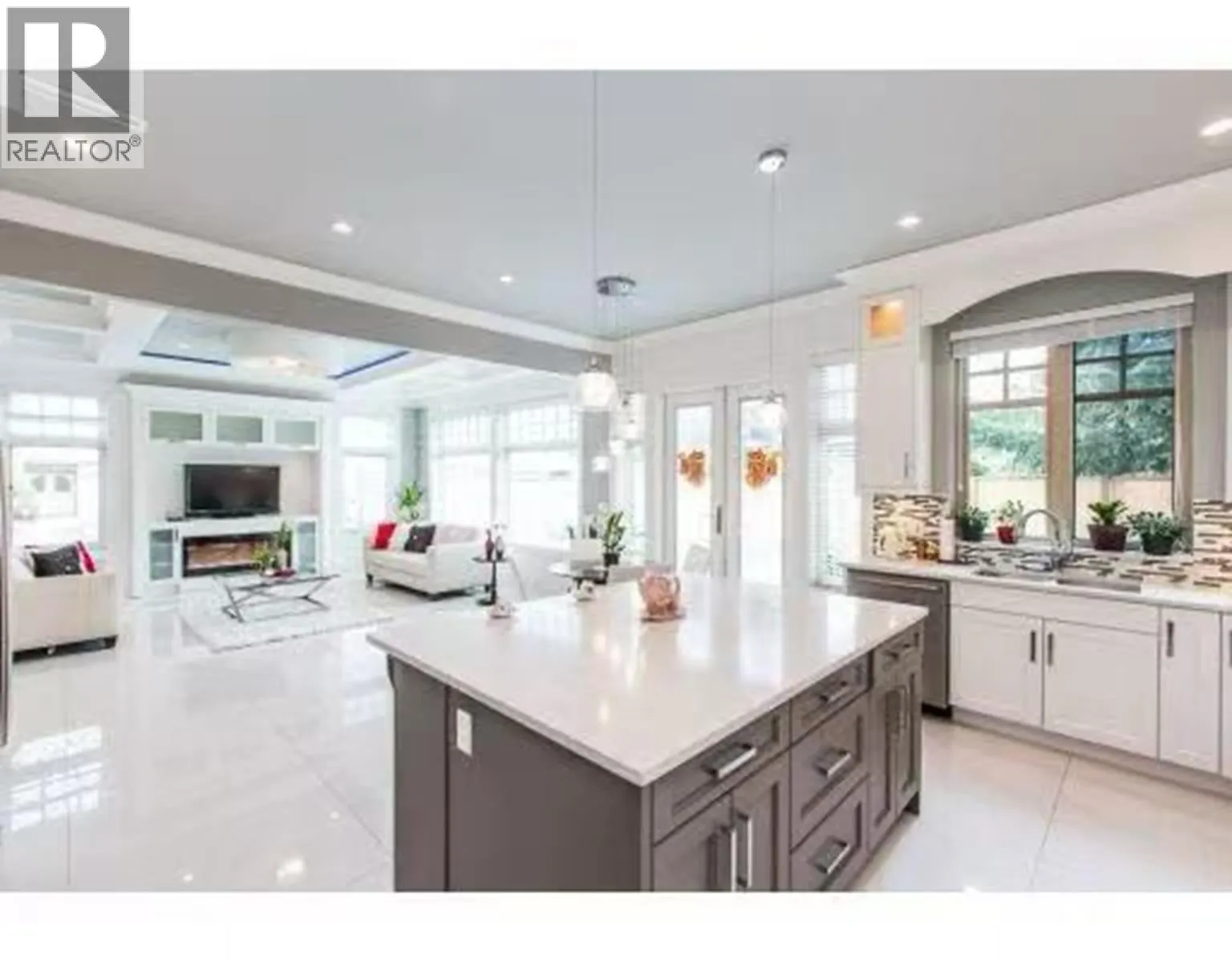 4128 PETERSON DRIVE