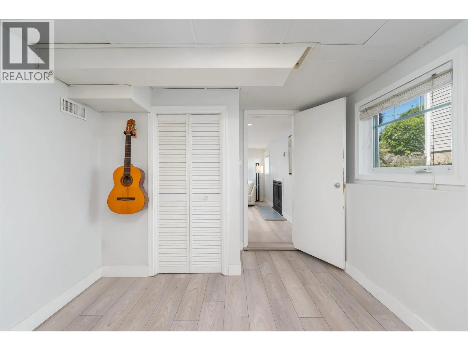 409 W 27TH STREET