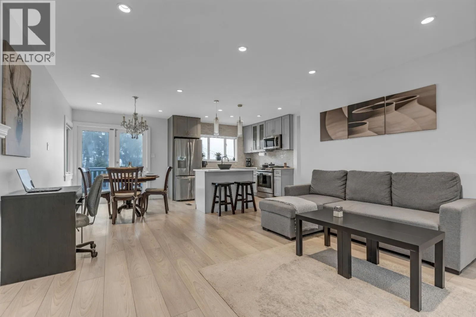 409 W 27TH STREET
