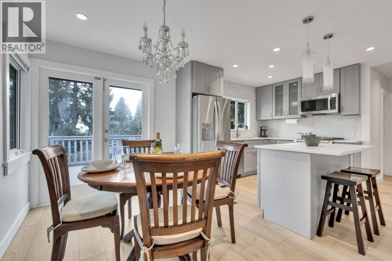 409 W 27TH STREET