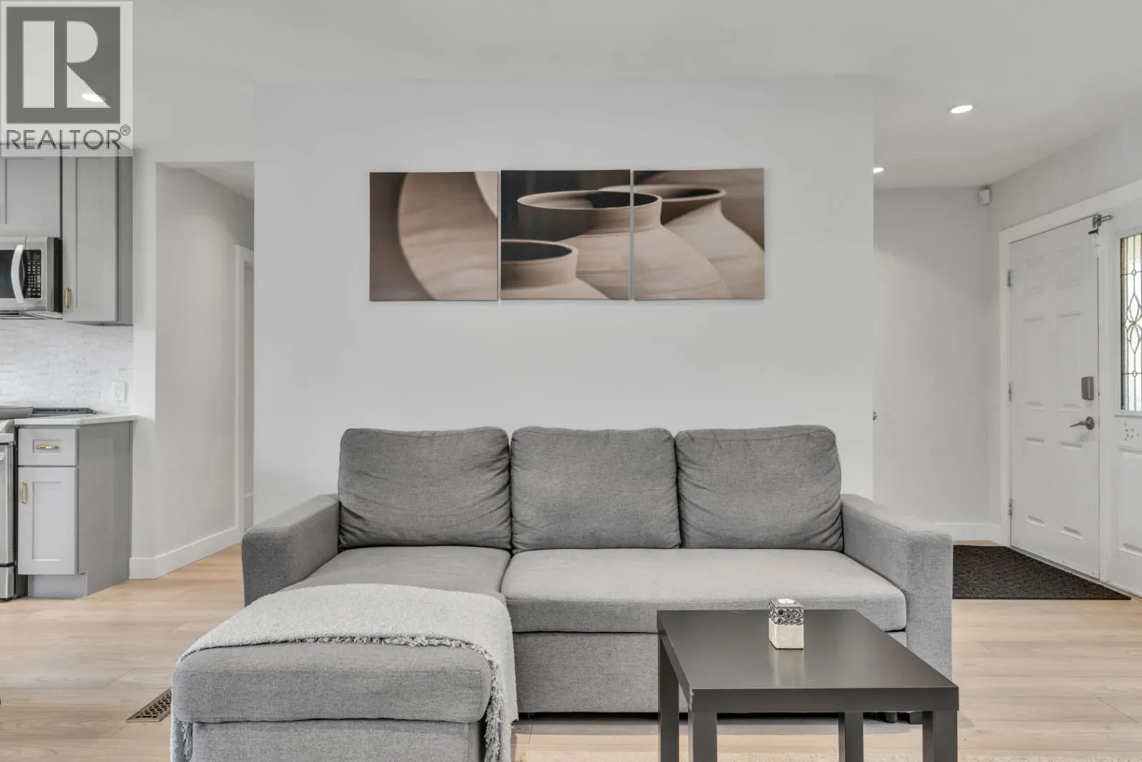409 W 27TH STREET