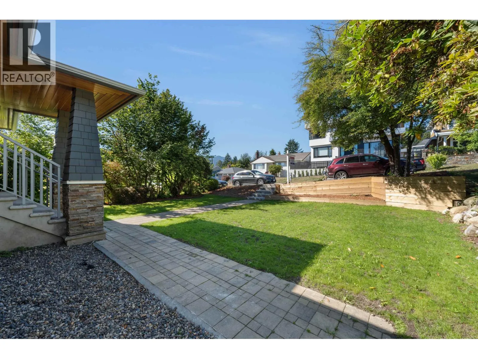409 W 27TH STREET