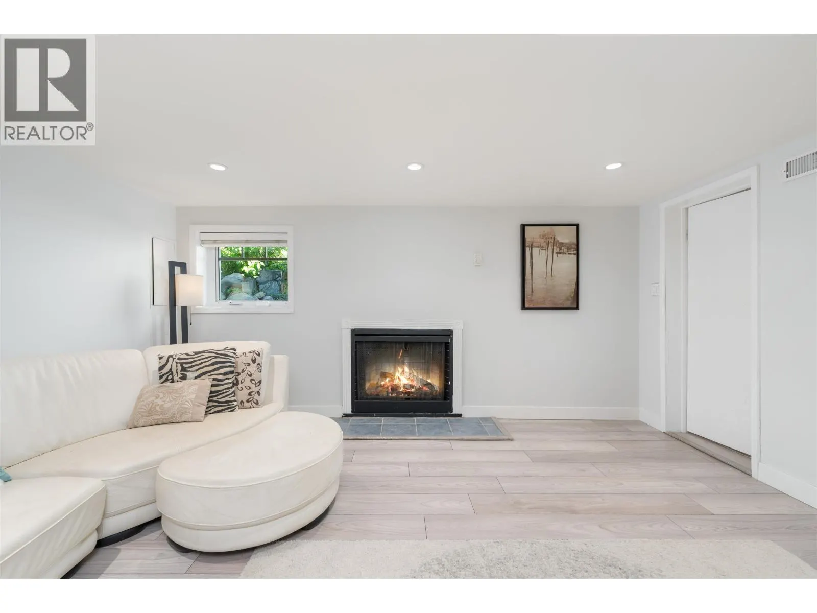 409 W 27TH STREET