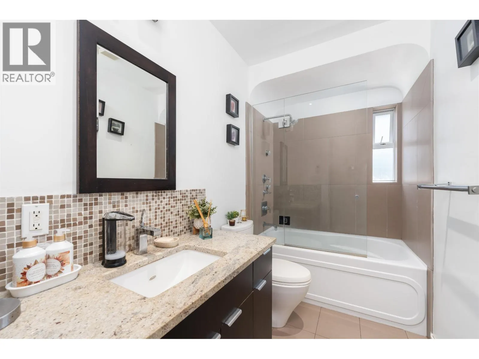 409 W 27TH STREET