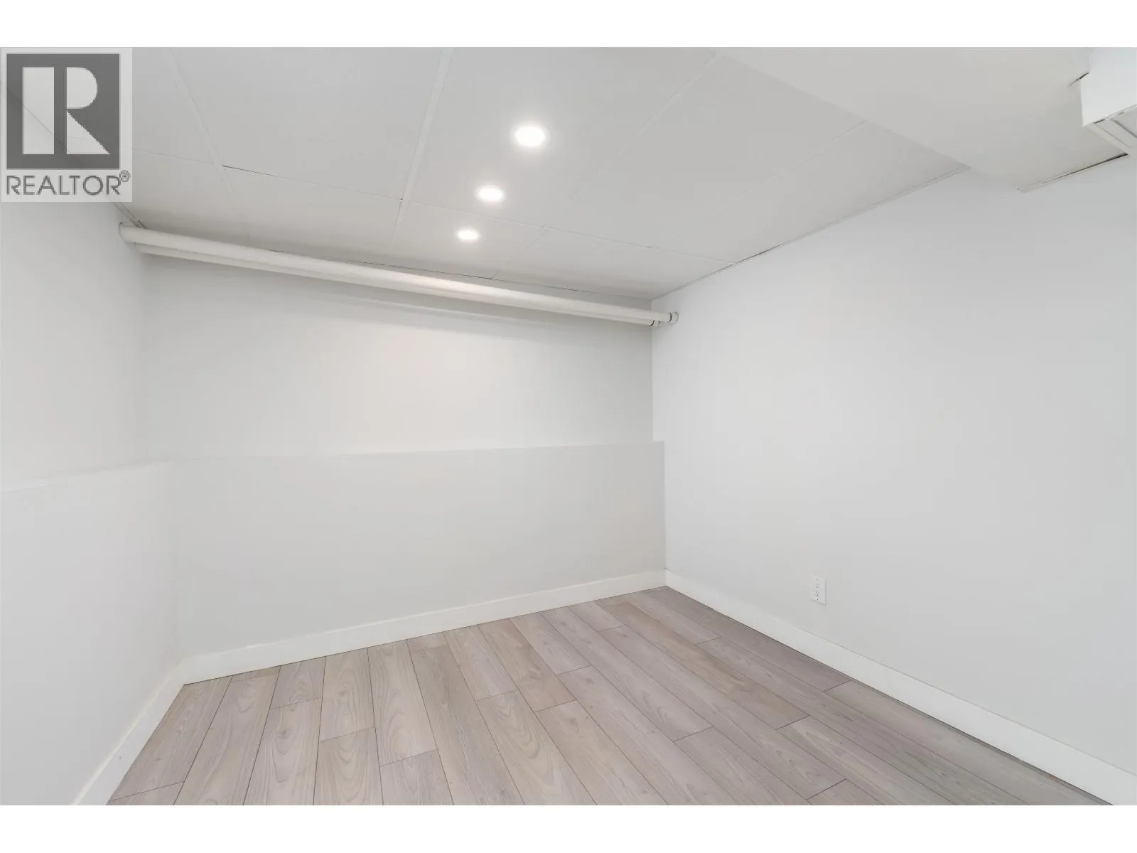 409 W 27TH STREET