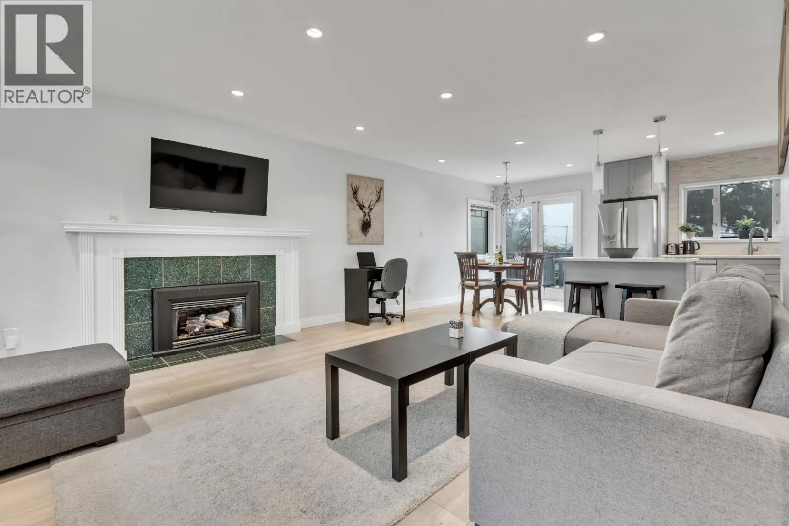 409 W 27TH STREET