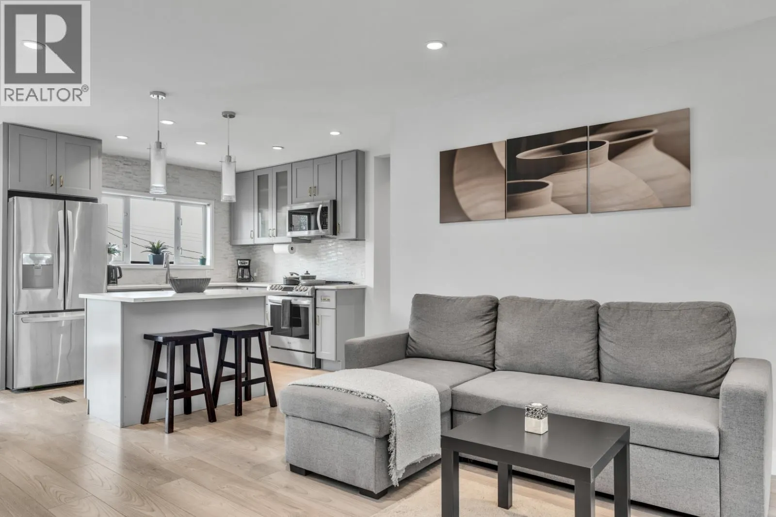 409 W 27TH STREET
