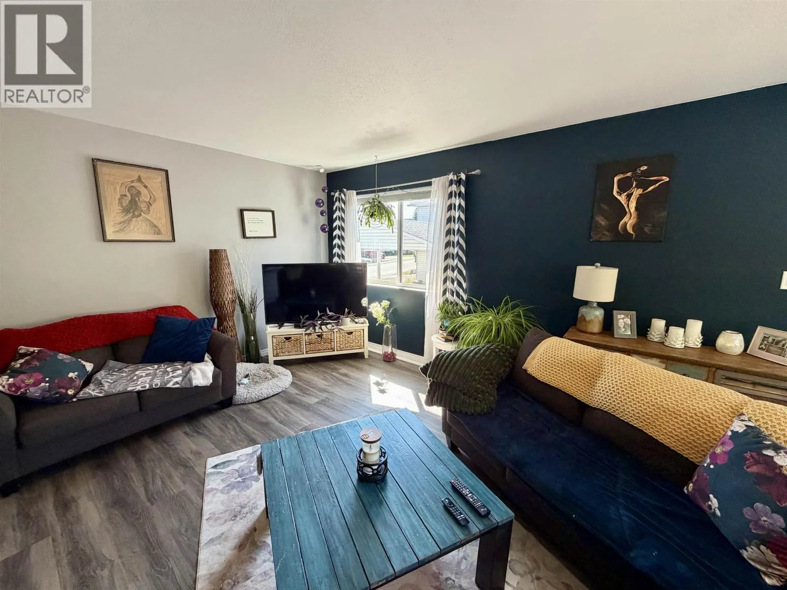 3 25 WESTRIDGE DRIVE