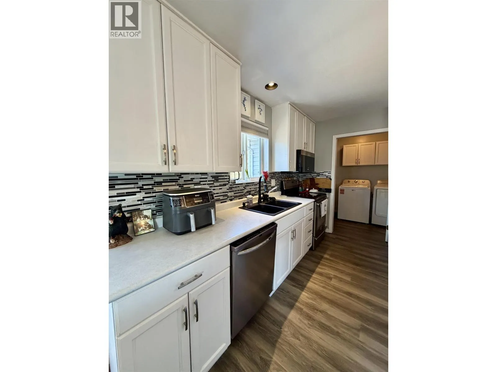 3 25 WESTRIDGE DRIVE