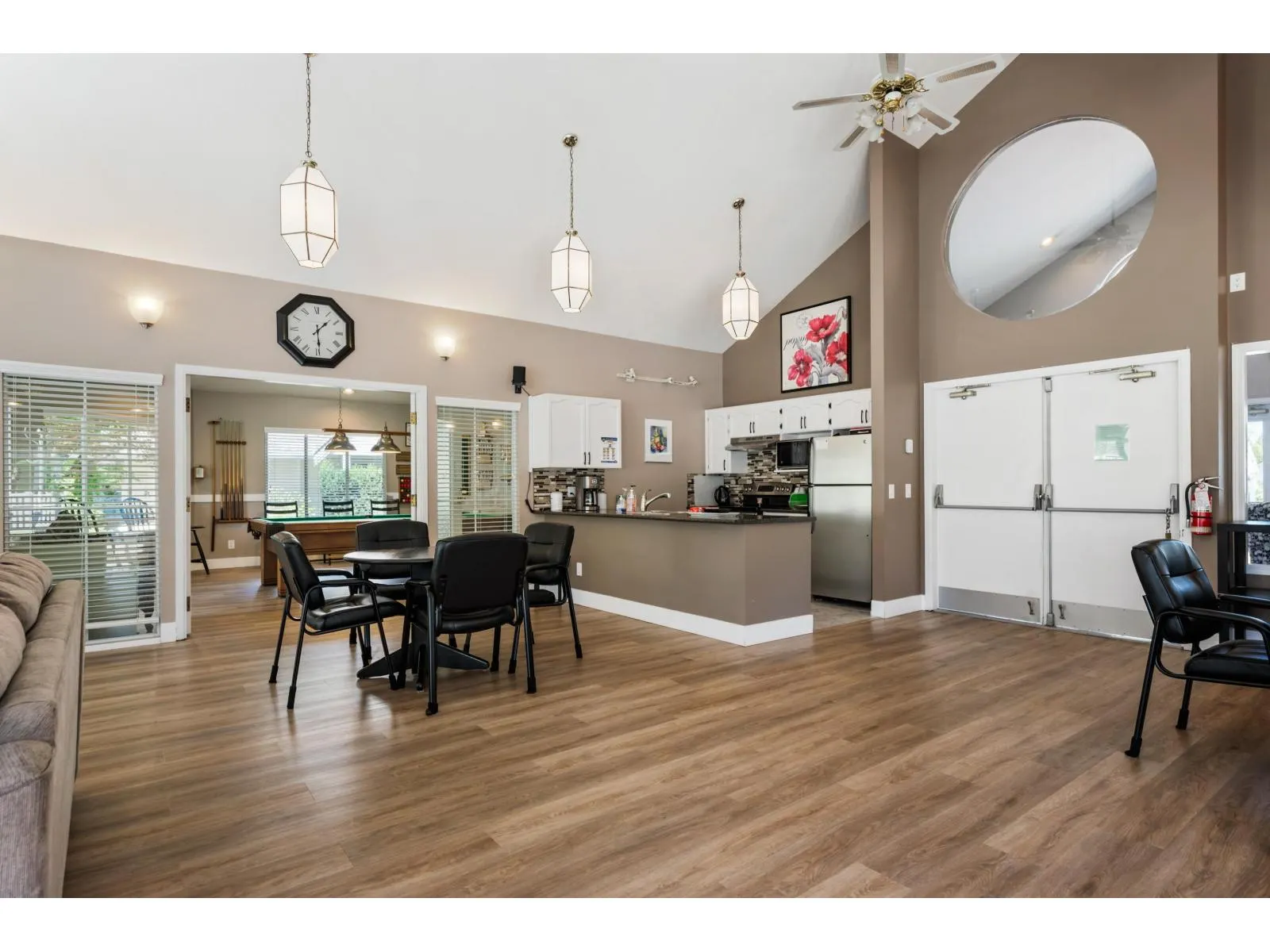 95 8737 212TH STREET