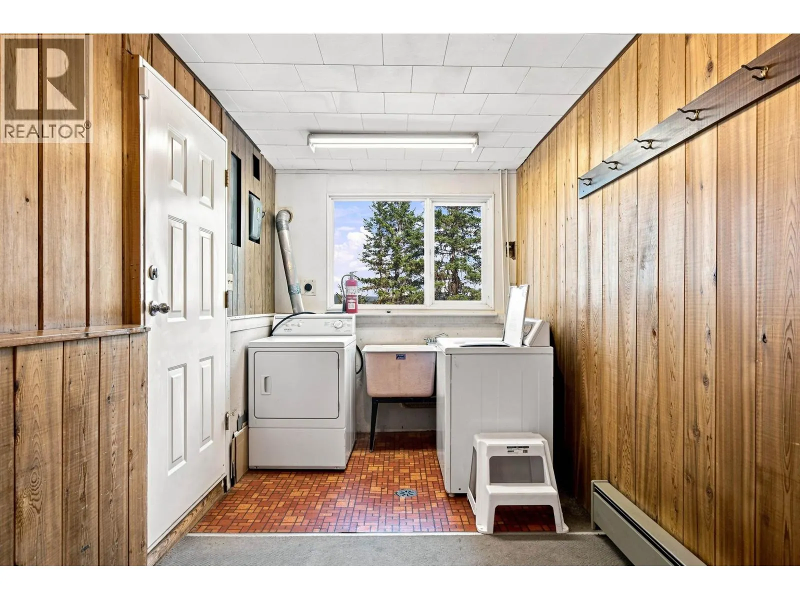 1004 HODGSON ROAD