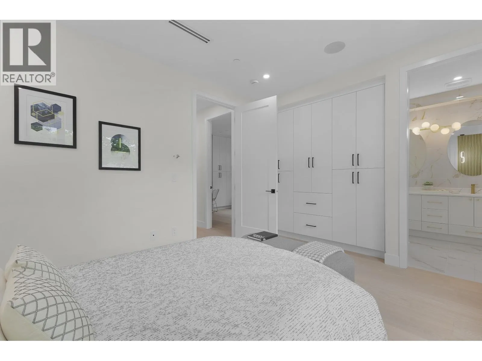 1 182 ONTARIO PLACE