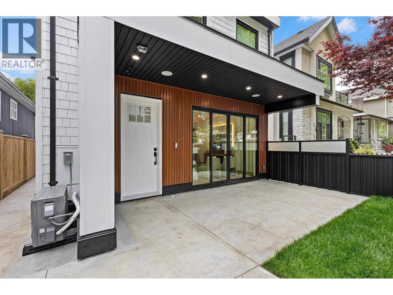 1 182 ONTARIO PLACE