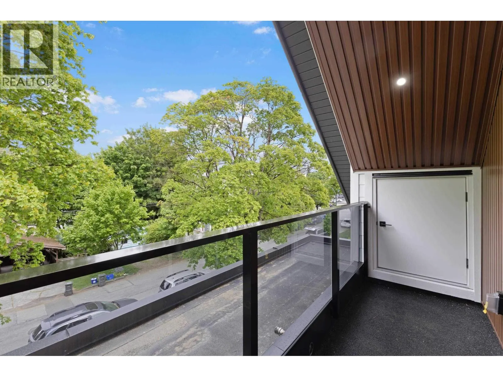 1 182 ONTARIO PLACE