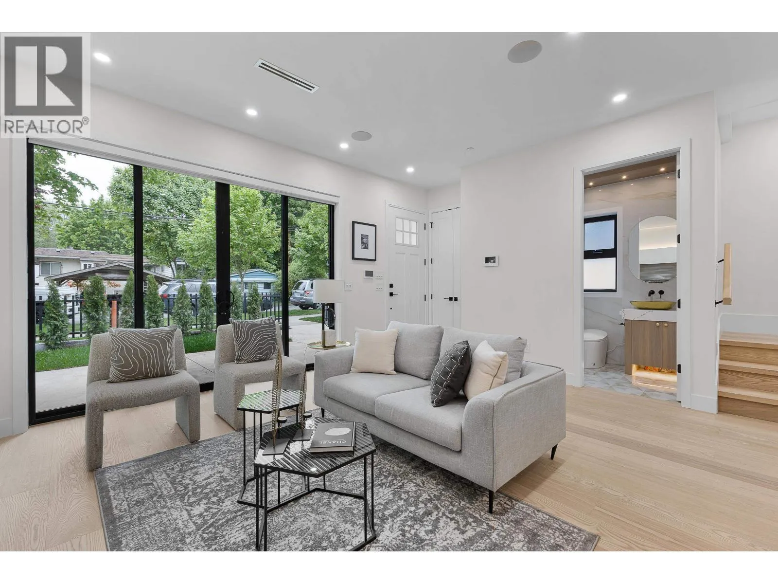 1 182 ONTARIO PLACE