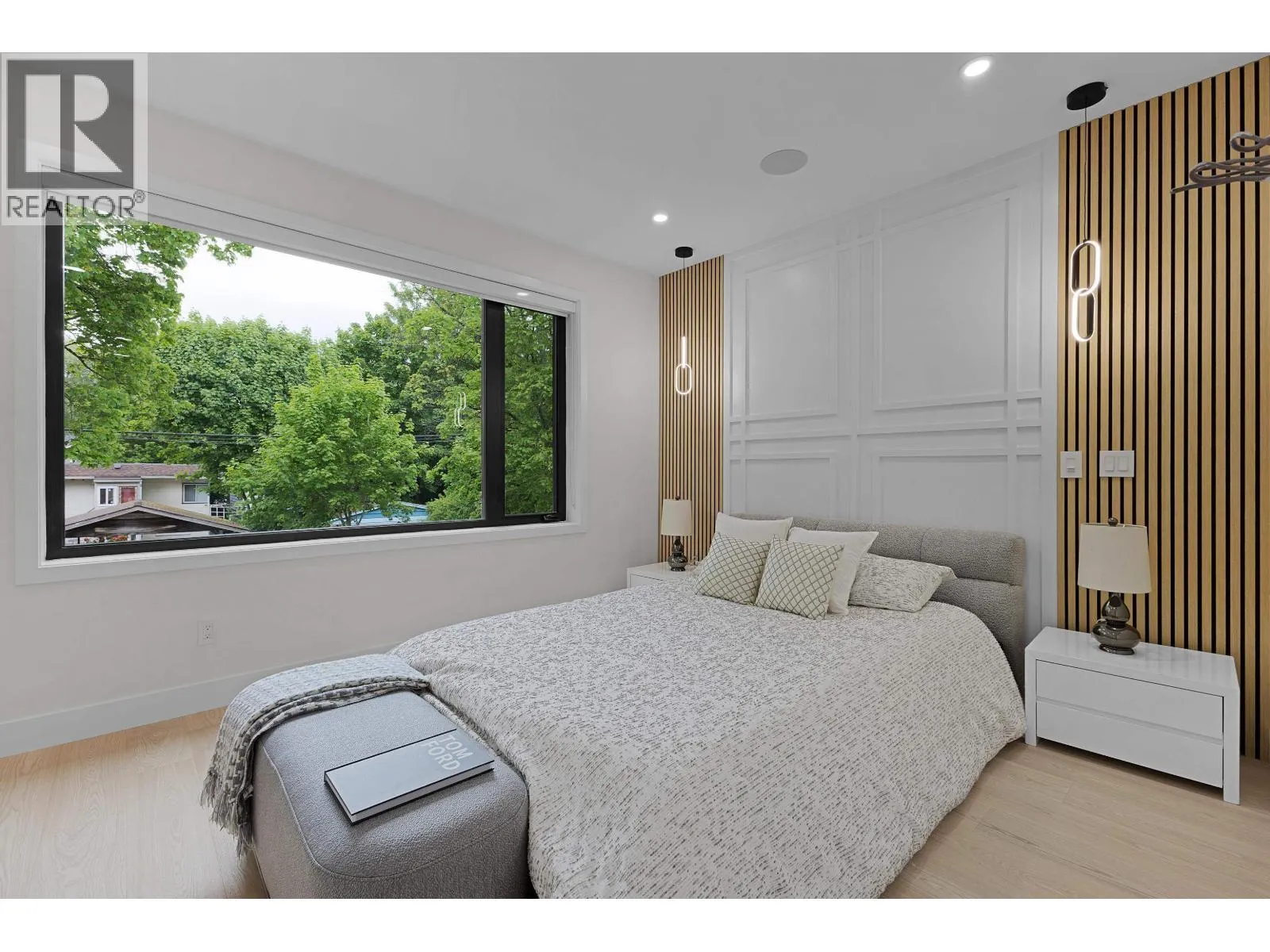 1 182 ONTARIO PLACE