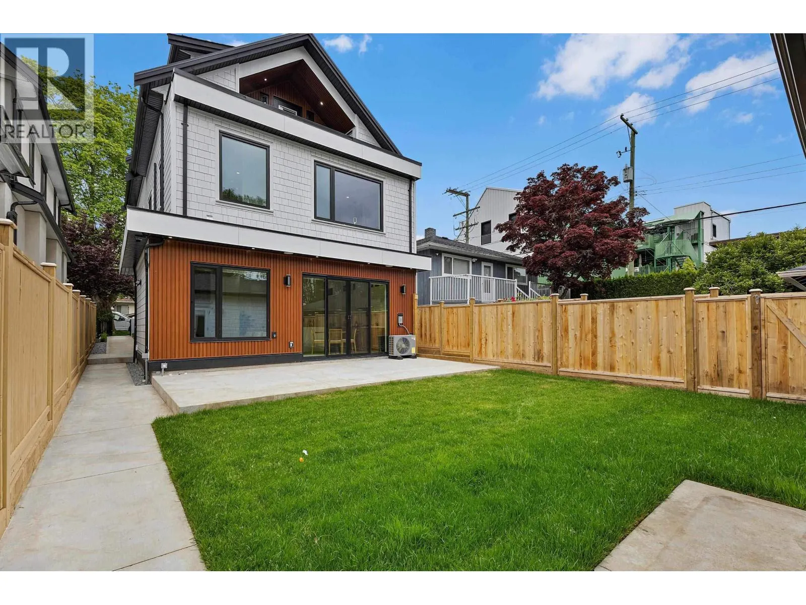 2 182 ONTARIO PLACE