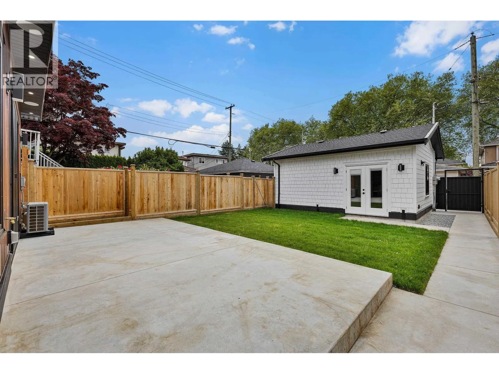2 182 ONTARIO PLACE