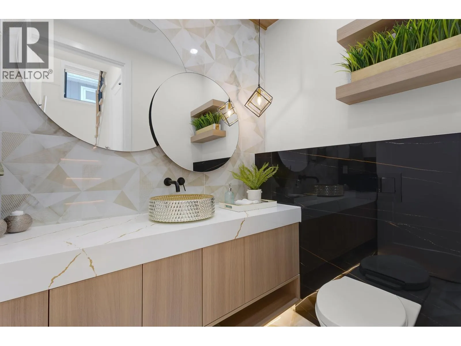 2 182 ONTARIO PLACE