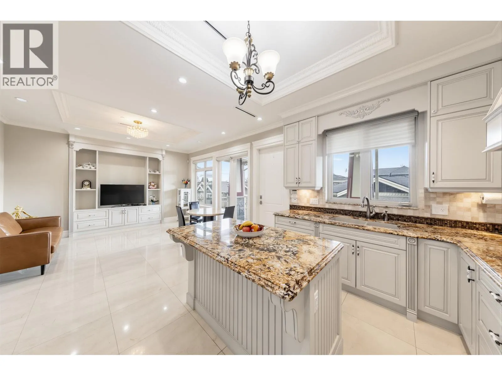 172 W 46TH AVENUE
