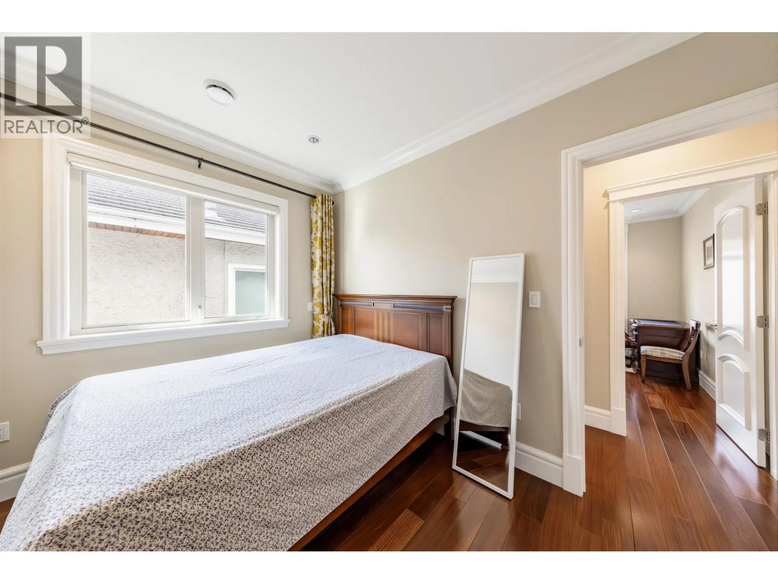 172 W 46TH AVENUE