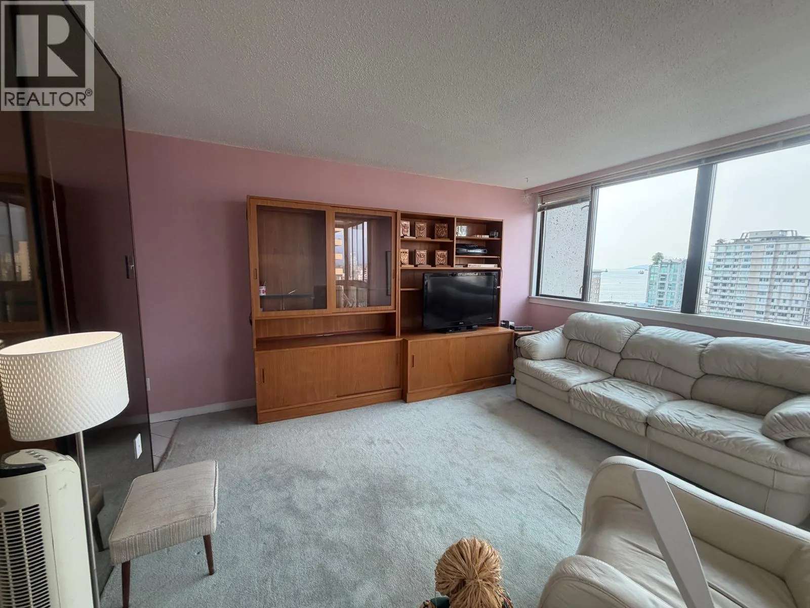 1803 1740 COMOX STREET