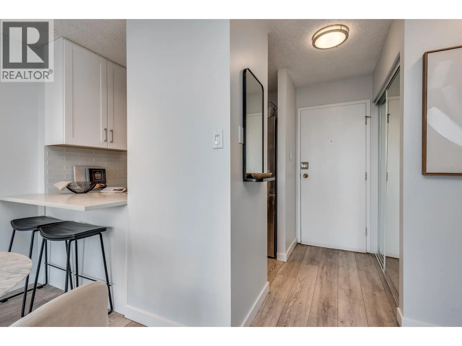 1401 1146 HARWOOD STREET