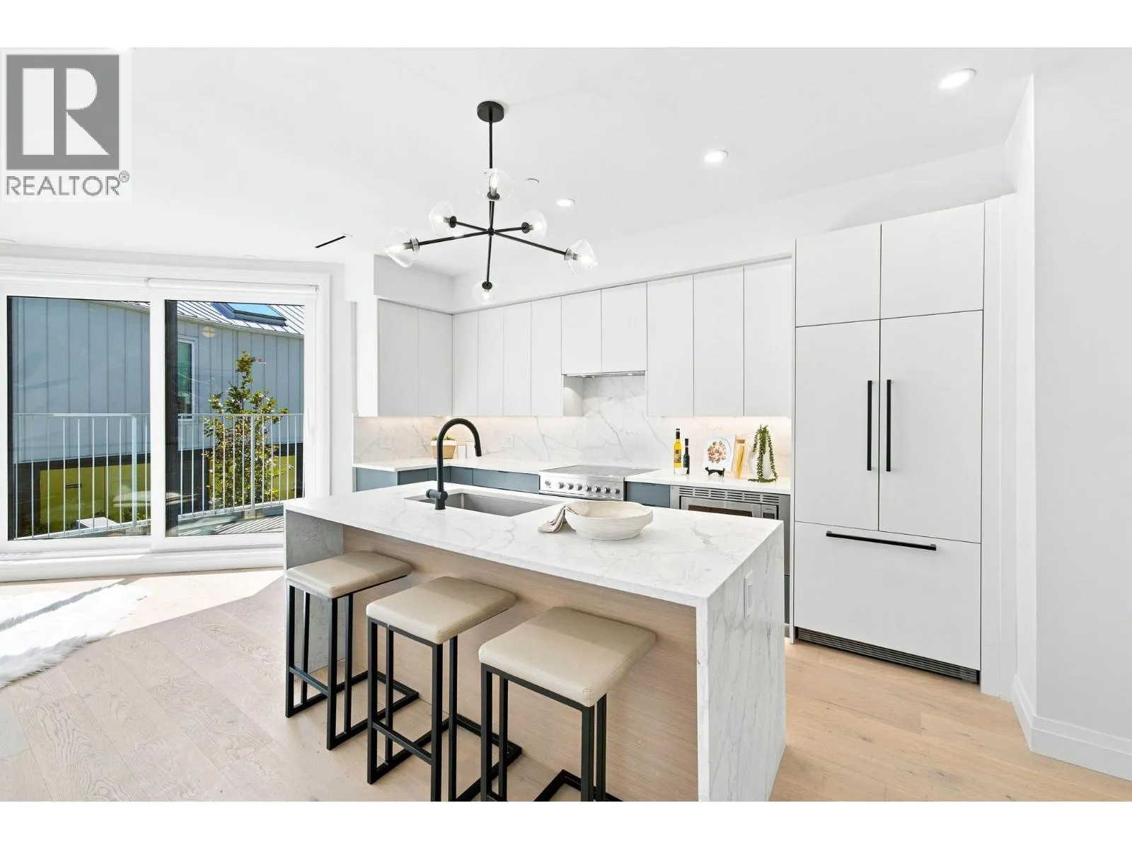 6160 GRANVILLE STREET