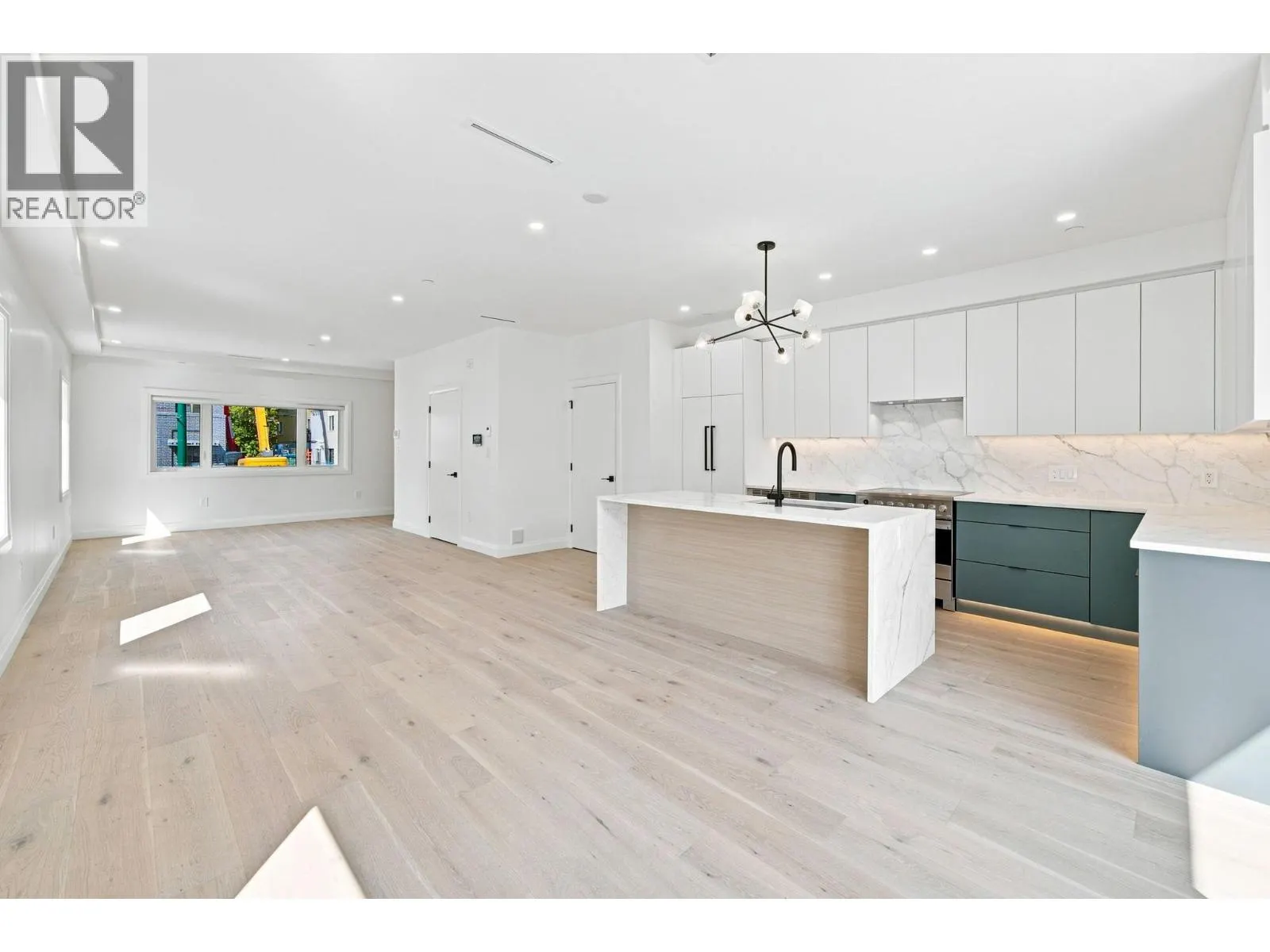 6162 GRANVILLE STREET