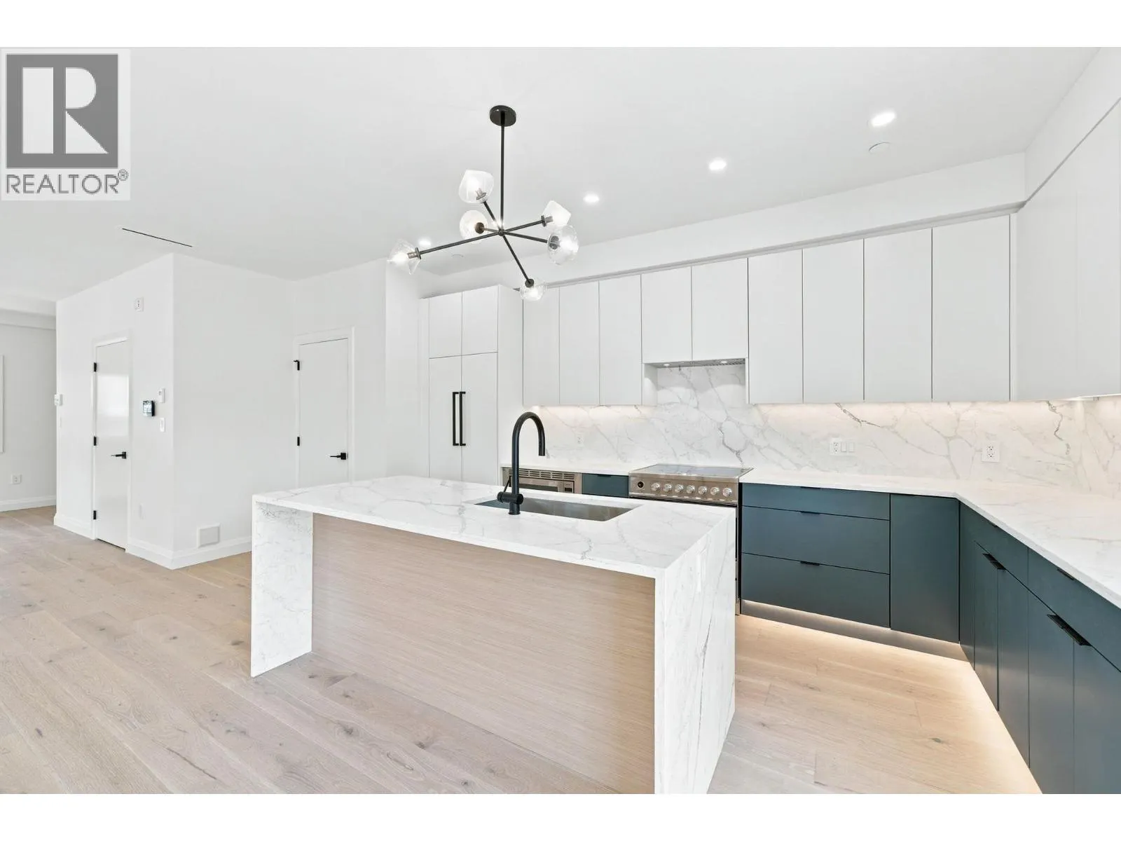 6162 GRANVILLE STREET