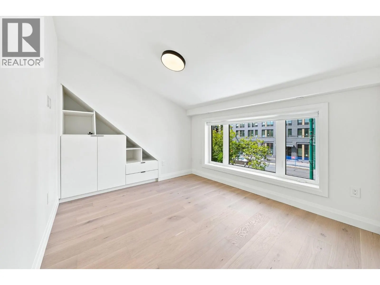 6162 GRANVILLE STREET