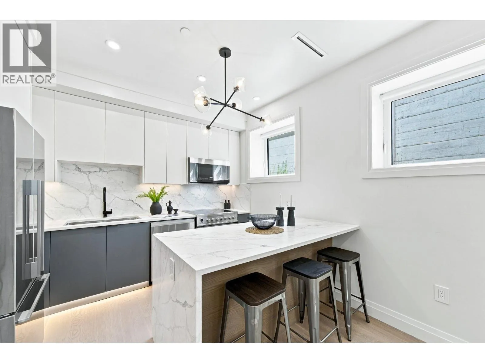 6164 GRANVILLE STREET