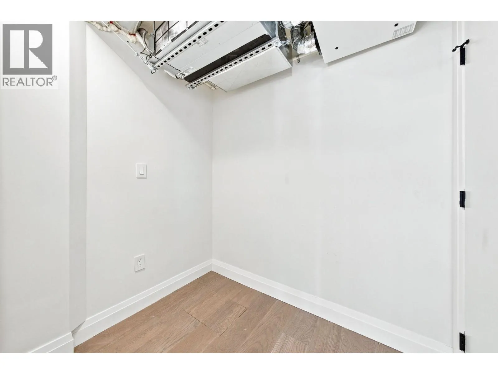 6170 GRANVILLE STREET