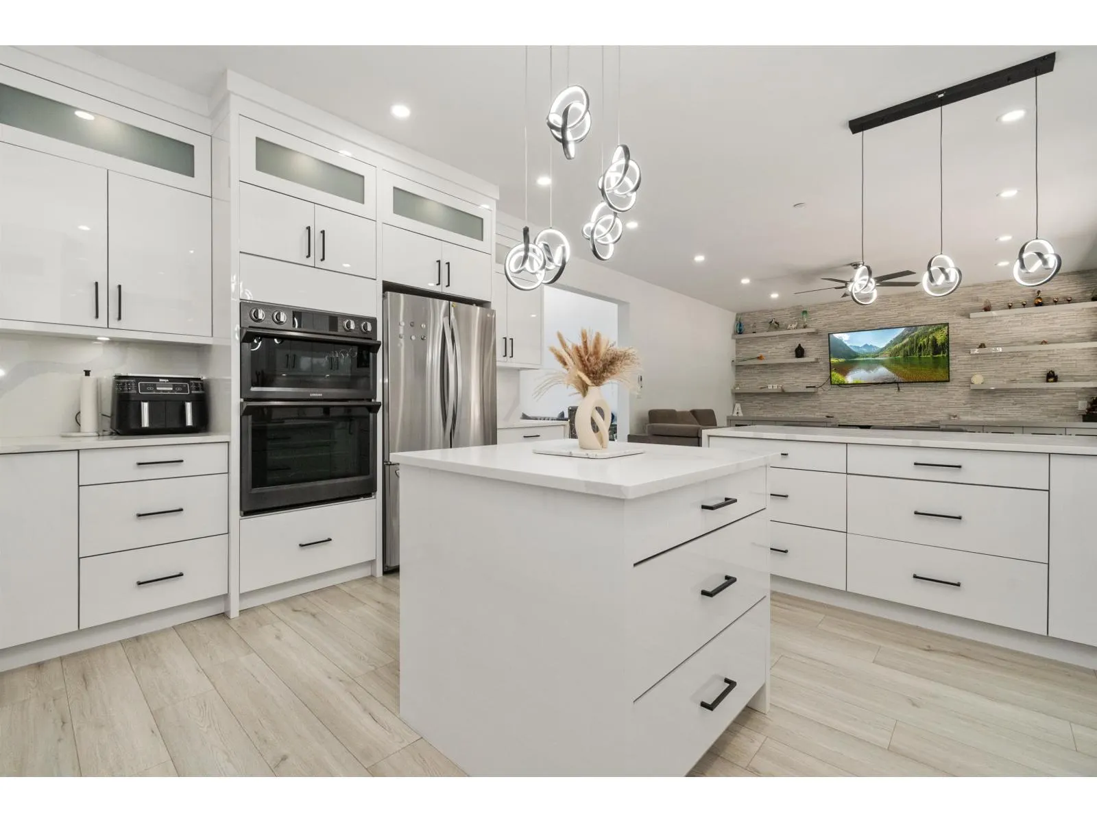 10103 ROYALWOOD BOULEVARD|Rosedale