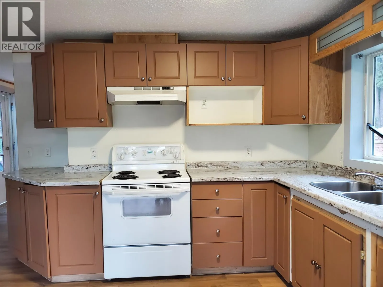 1017 HAZEL ROAD