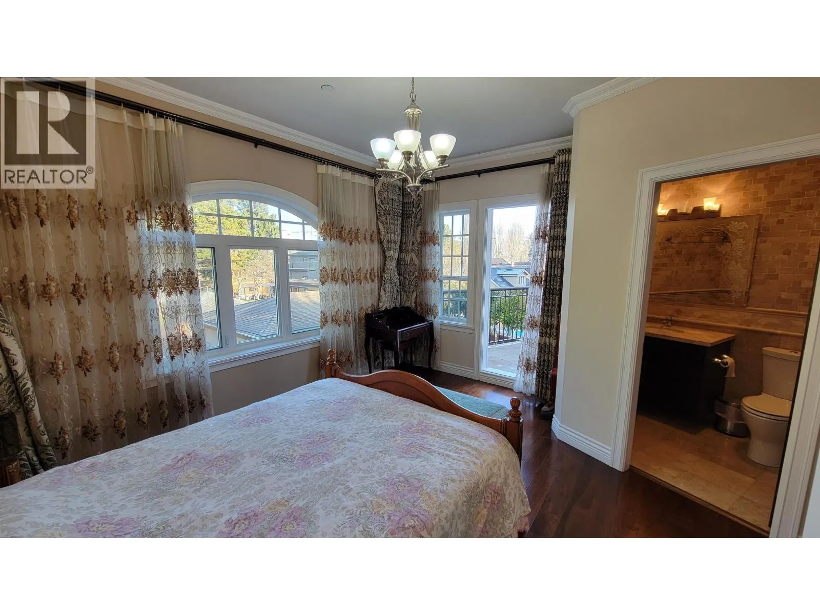 729 W 47TH AVENUE