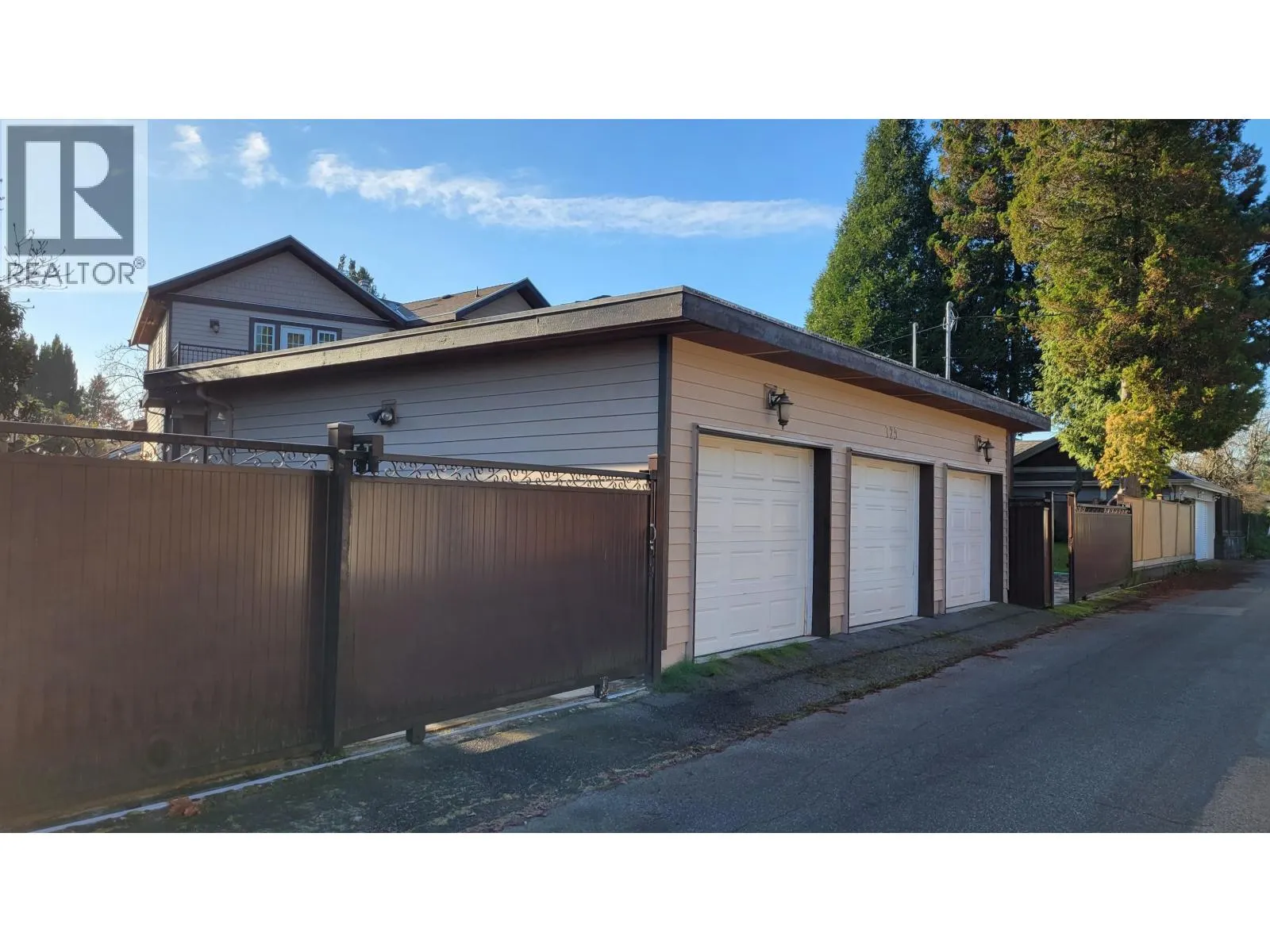 729 W 47TH AVENUE